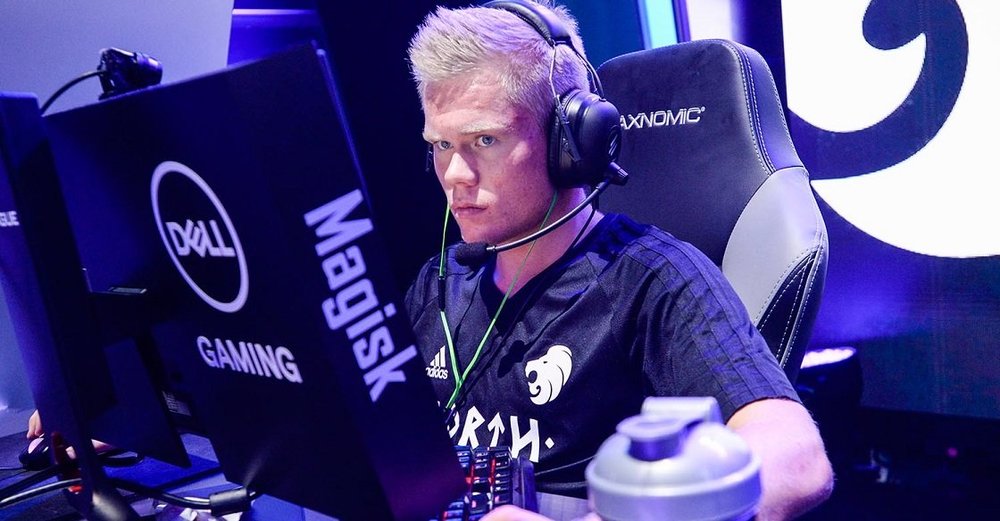 magisk.thumb.jpg.7fd2f5f2e462a792ef09e98ede14cddf.jpg