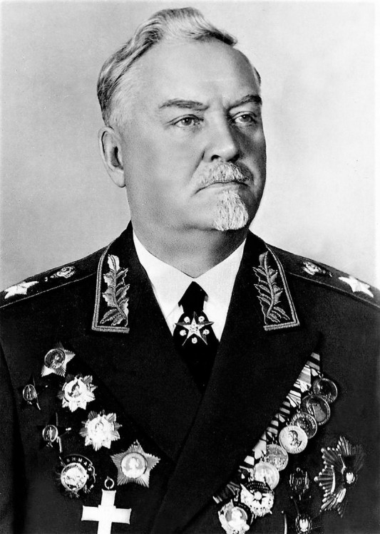 800px-Nikolai_Bulganin.thumb.jpg.4d185eab4fb6eadd2b983e1fb8dea13f.jpg
