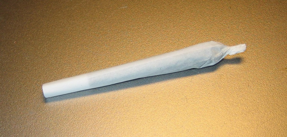 1200px-Joint.thumb.jpg.1ada59e16dcca376083d957264416e0c.jpg