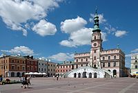 Ratusz_Zamosc.jpg.cf11e3dec2b485633dcdaf9645cddd88.jpg