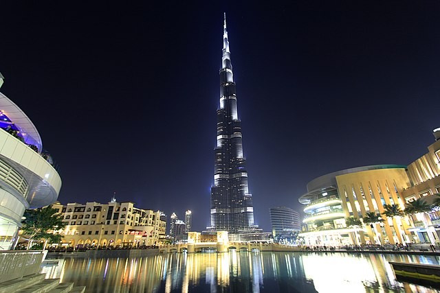 burj.jpg.4b52e86e892c618b8c145a576c21770e.jpg
