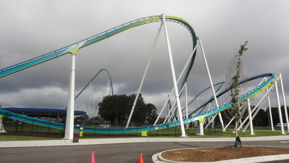Fury_325_(Carowinds)_1.thumb.jpg.6702447de15b1c79189394b23c533ca5.jpg