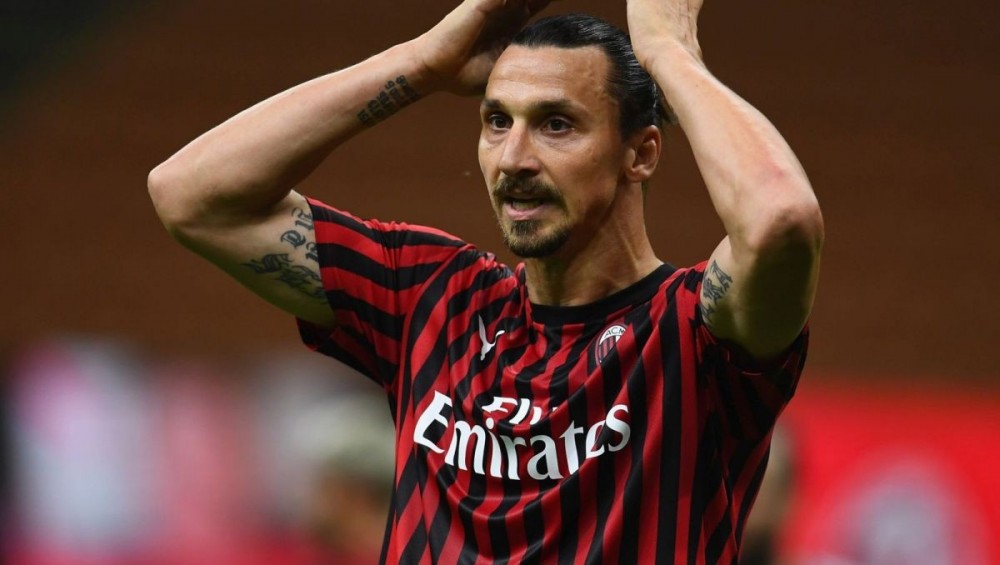 zlatan3.thumb.jpg.617d158f84af89f69f7b0eb0c78caf6c.jpg