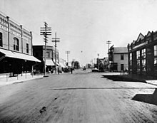 220px-Compton-1914.jpg