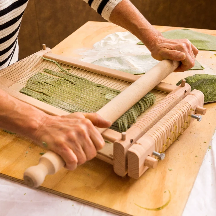 chitarra-pasta-maker.thumb.webp.f34caeb7d8f2517a0c205f0d9c9fcc4f.webp