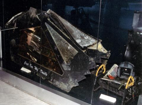 800px-F-117_canopy-640x476.jpg.982e1f17e2d7e7549508cecf4ac3dbec.jpg