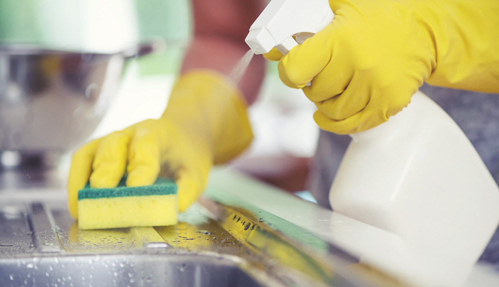 1140-cleaning-the-sink.jpg